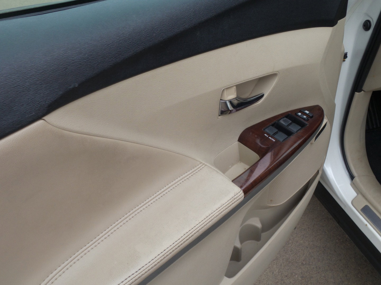 Used 2009 Toyota Venza image 10