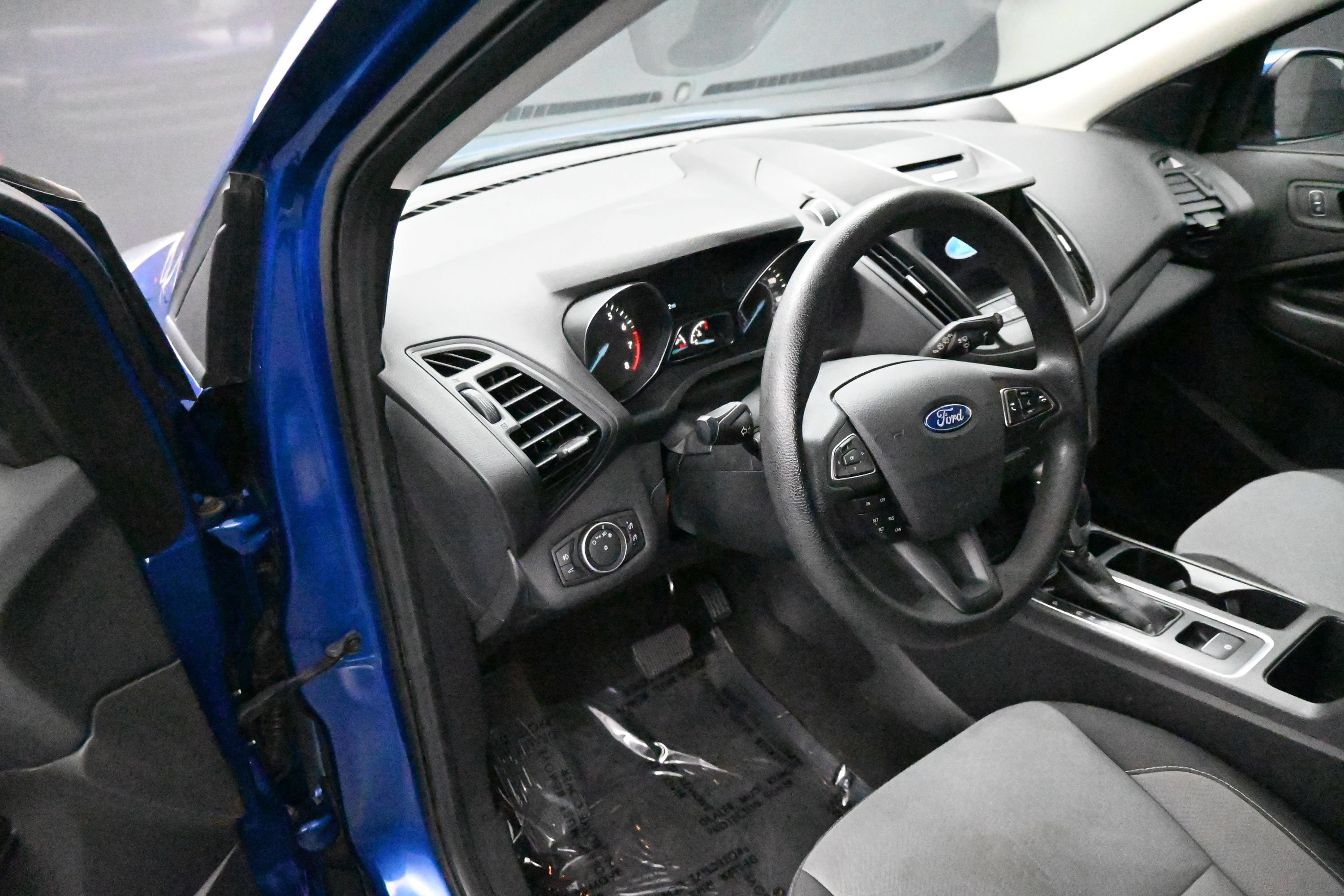 Used 2018 Ford Escape SE w/ SE Sync 3 Package FWD image 12