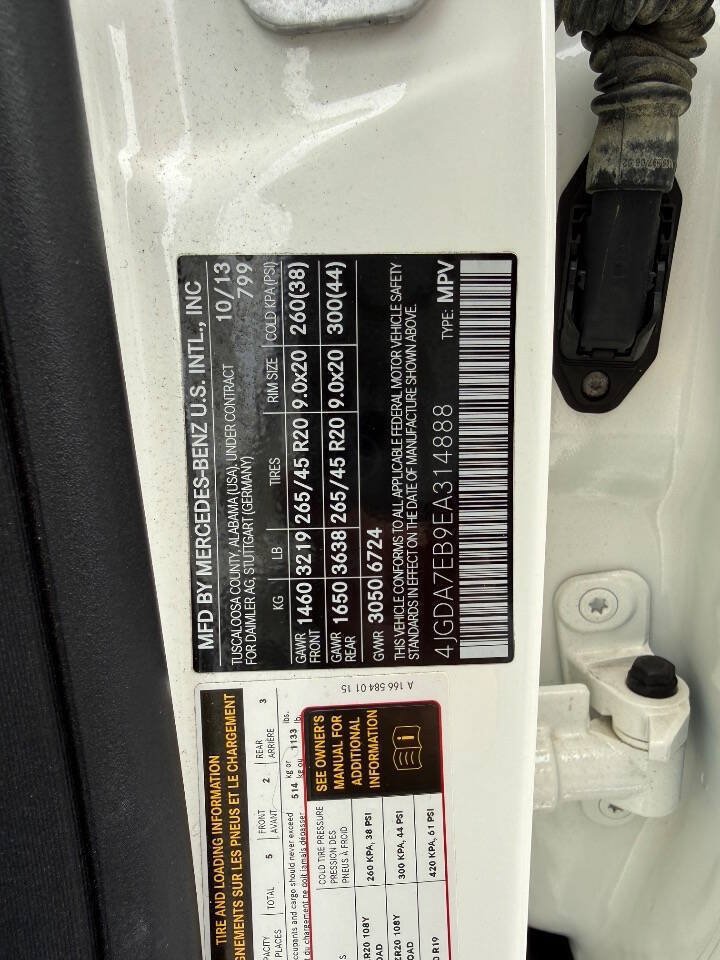 Used 2014 Mercedes-Benz ML 63 AMG 4MATIC image 24