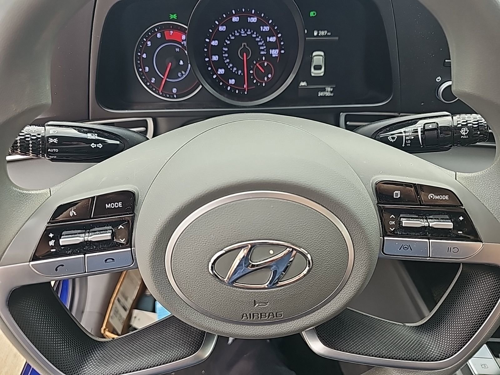 Used 2023 Hyundai Elantra SEL image 11