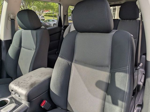 Used 2018 Nissan Pathfinder S image 26