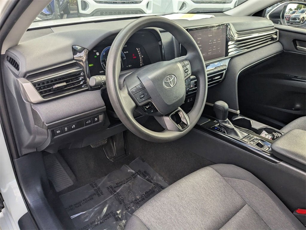 Used 2025 Toyota Camry LE image 13