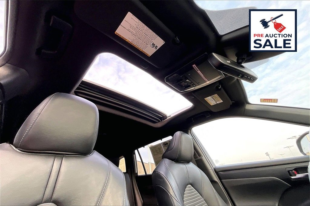 Used 2023 Toyota Highlander XSE image 22