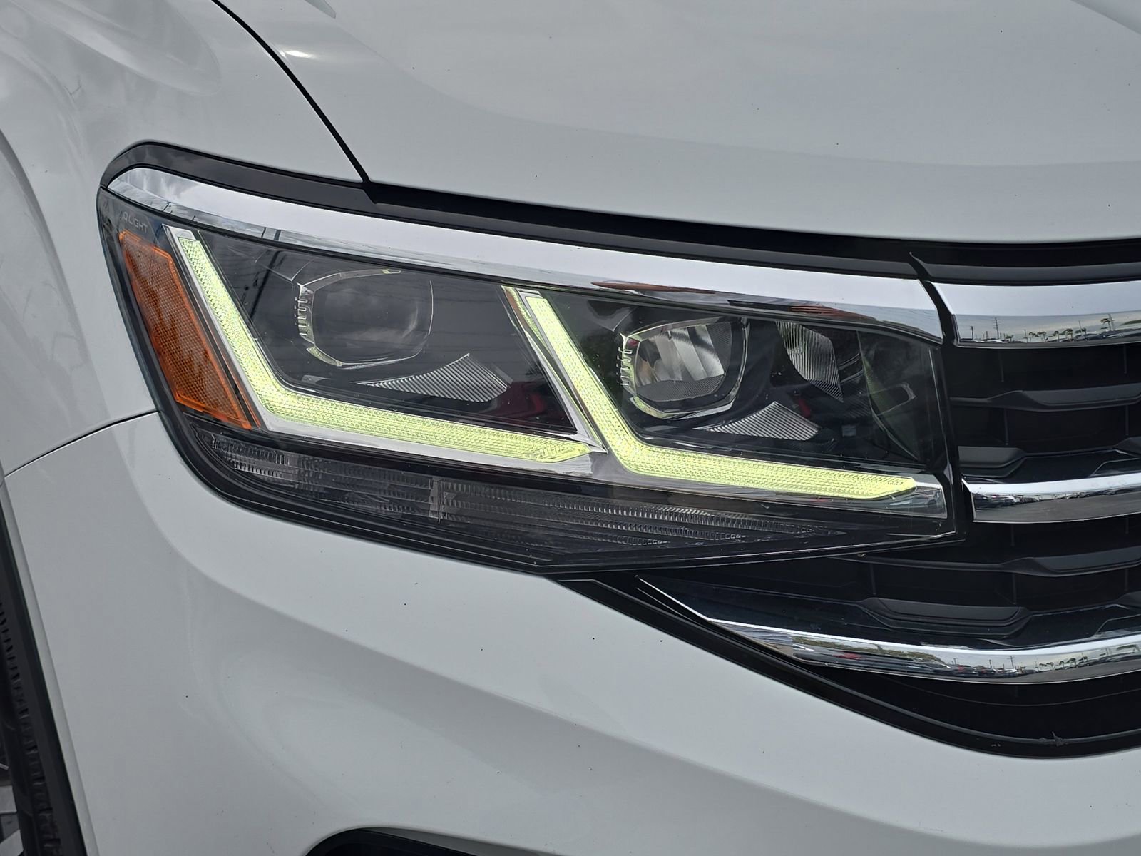 Used 2020 Volkswagen Atlas Cross Sport SEL Premium image 7