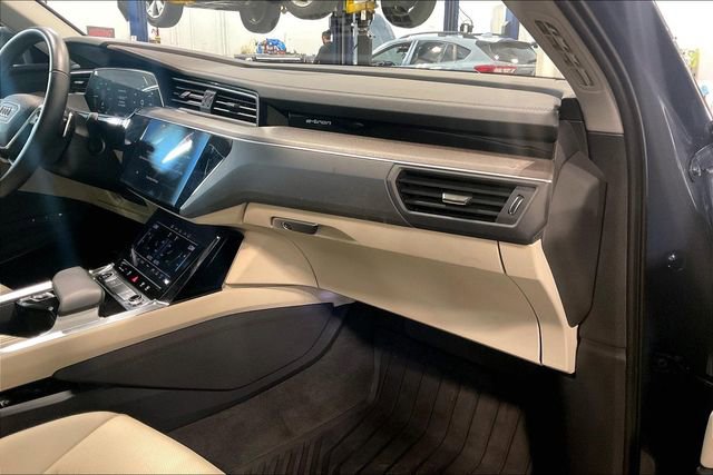 Certified 2024 Audi Q8 e-tron Premium Plus w/ Premium Plus Package image 16