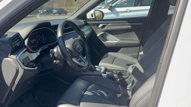 Used 2019 Audi Q3 2.0T Premium w/ Convenience Package AWD/4WD image 29