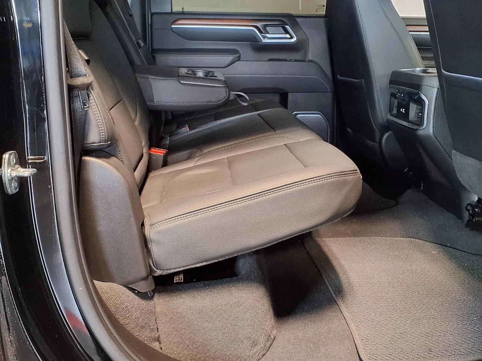 Used 2026 GMC Sierra 2500 Denali w/ Technology Package AWD/4WD image 9