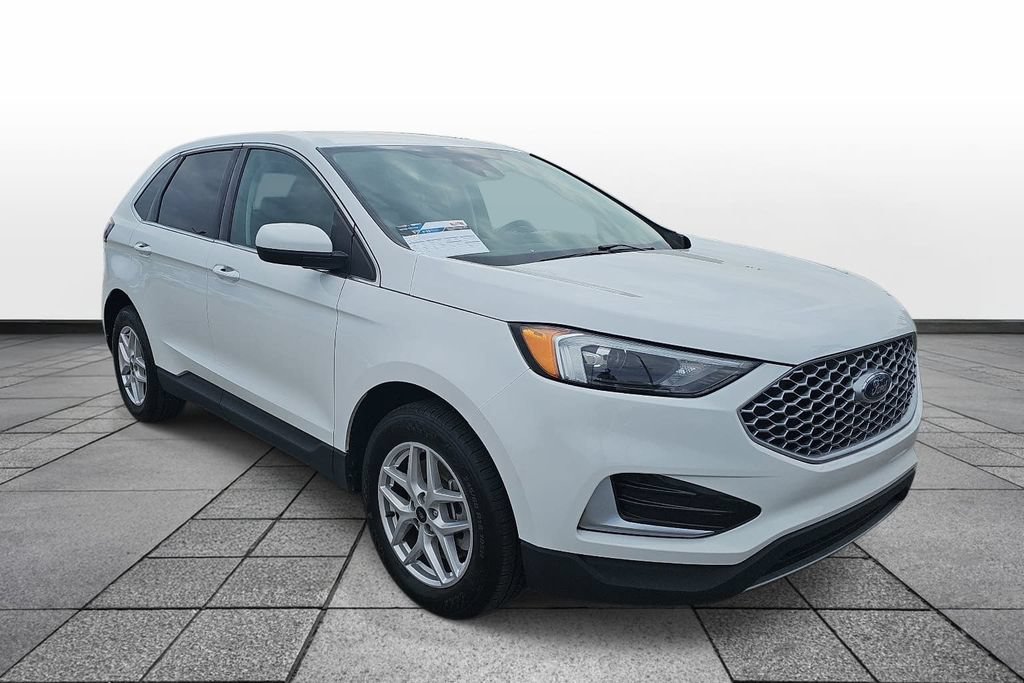 Used 2024 Ford Edge SEL AWD/4WD image 3