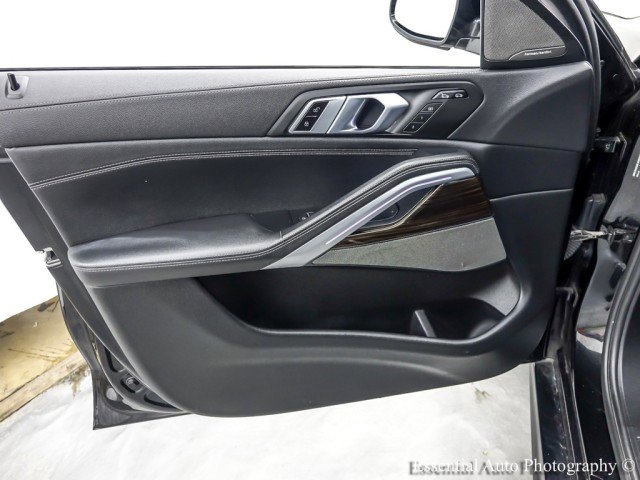 Used 2021 BMW X6 xDrive40i w/ Executive Package image 25