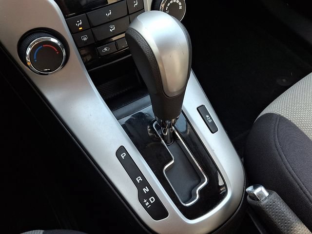 Used 2013 Chevrolet Cruze LS FWD image 15
