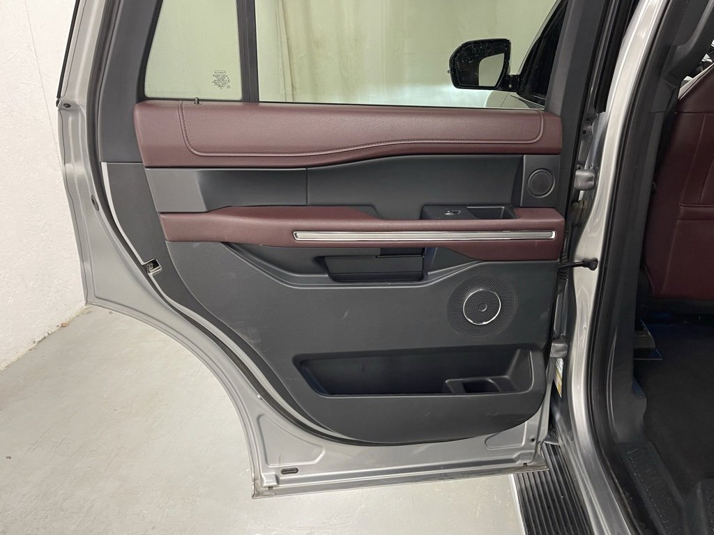 Used 2023 Ford Expedition Limited image 18