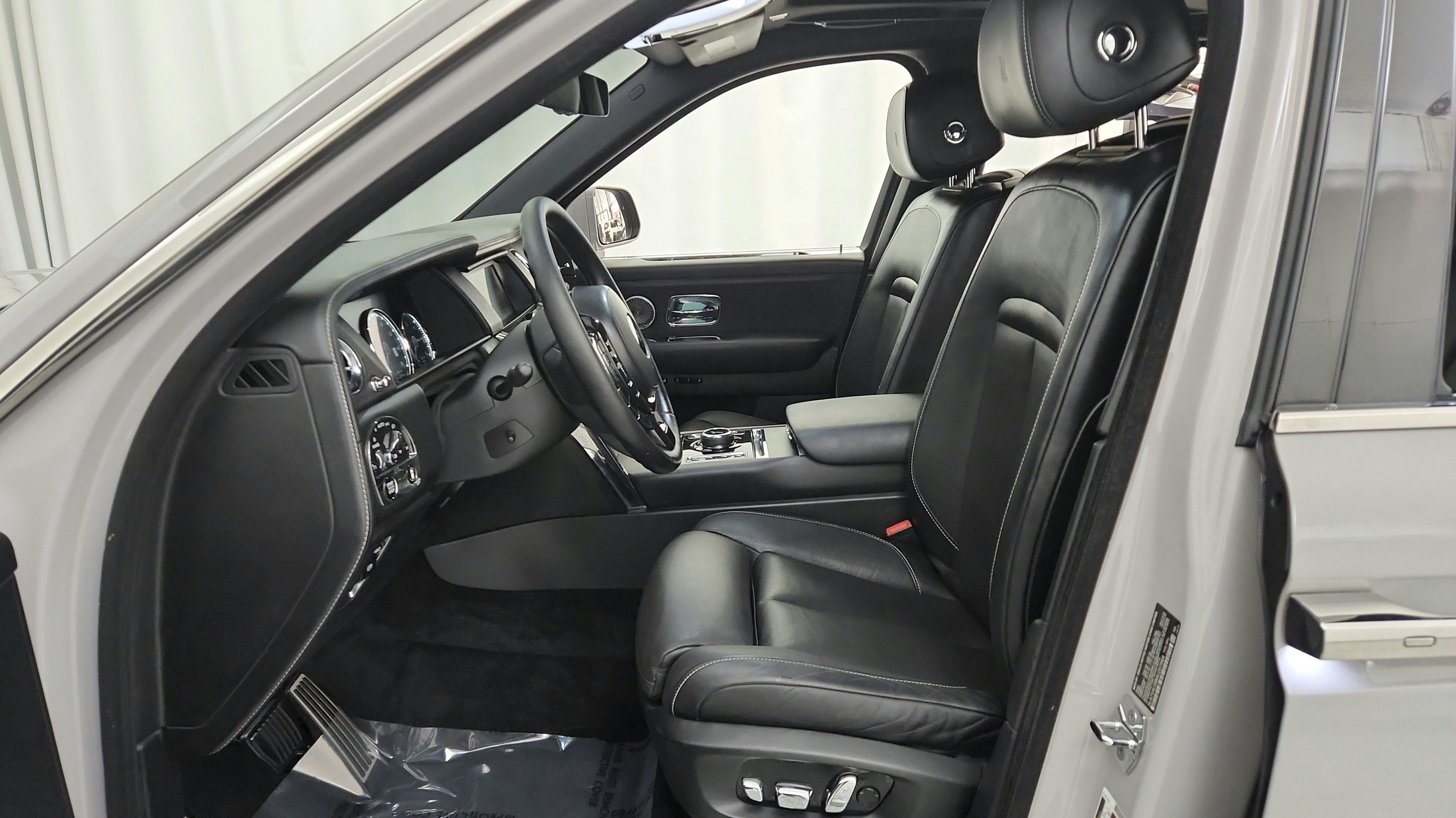 Used 2021 Rolls-Royce Cullinan AWD/4WD image 21