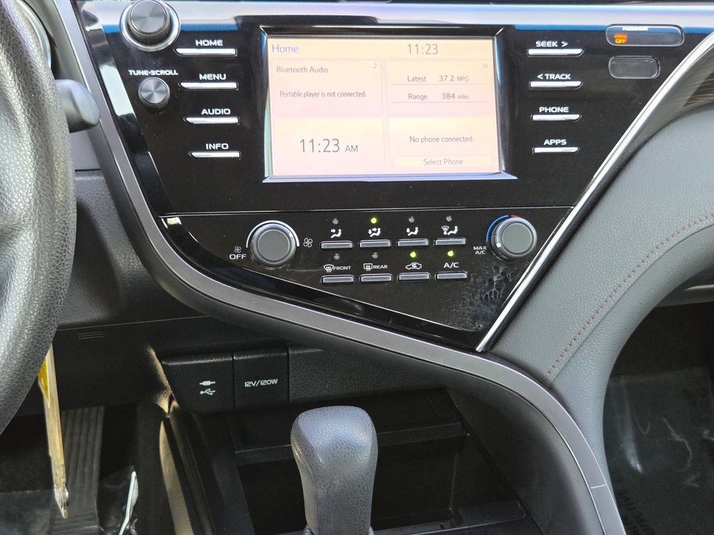 Used 2018 Toyota Camry LE FWD image 30