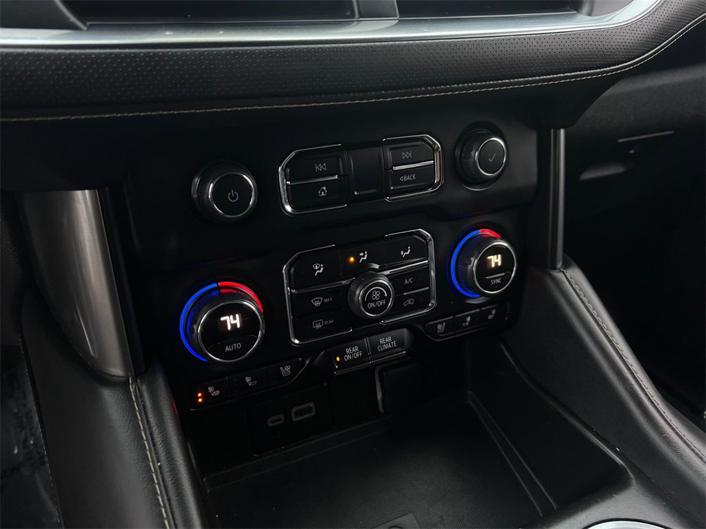 Used 2023 Chevrolet Suburban Premier image 22