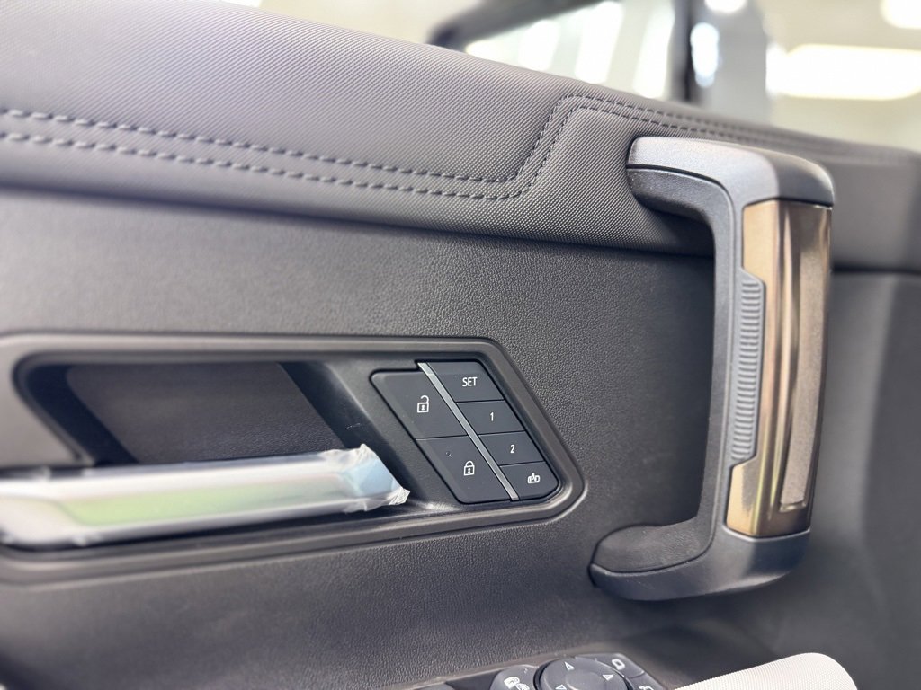 New 2025 GMC Hummer EV 2X w/ LPO, Sport Package image 9