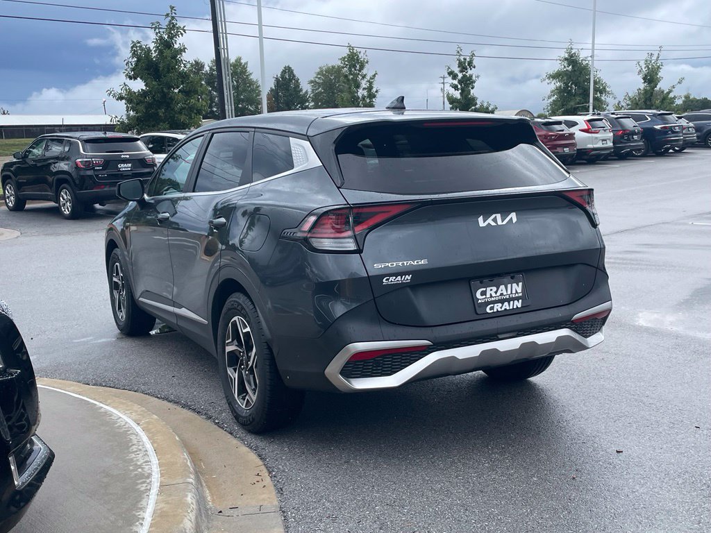 Used 2023 Kia Sportage LX FWD image 5
