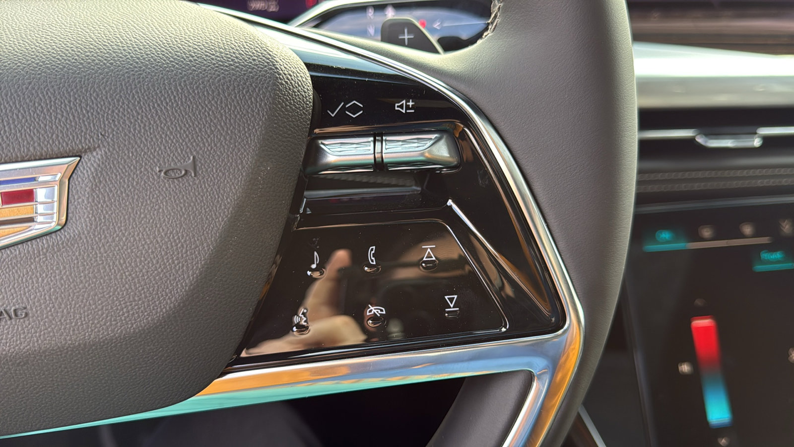 New 2026 Cadillac Escalade Luxury image 17