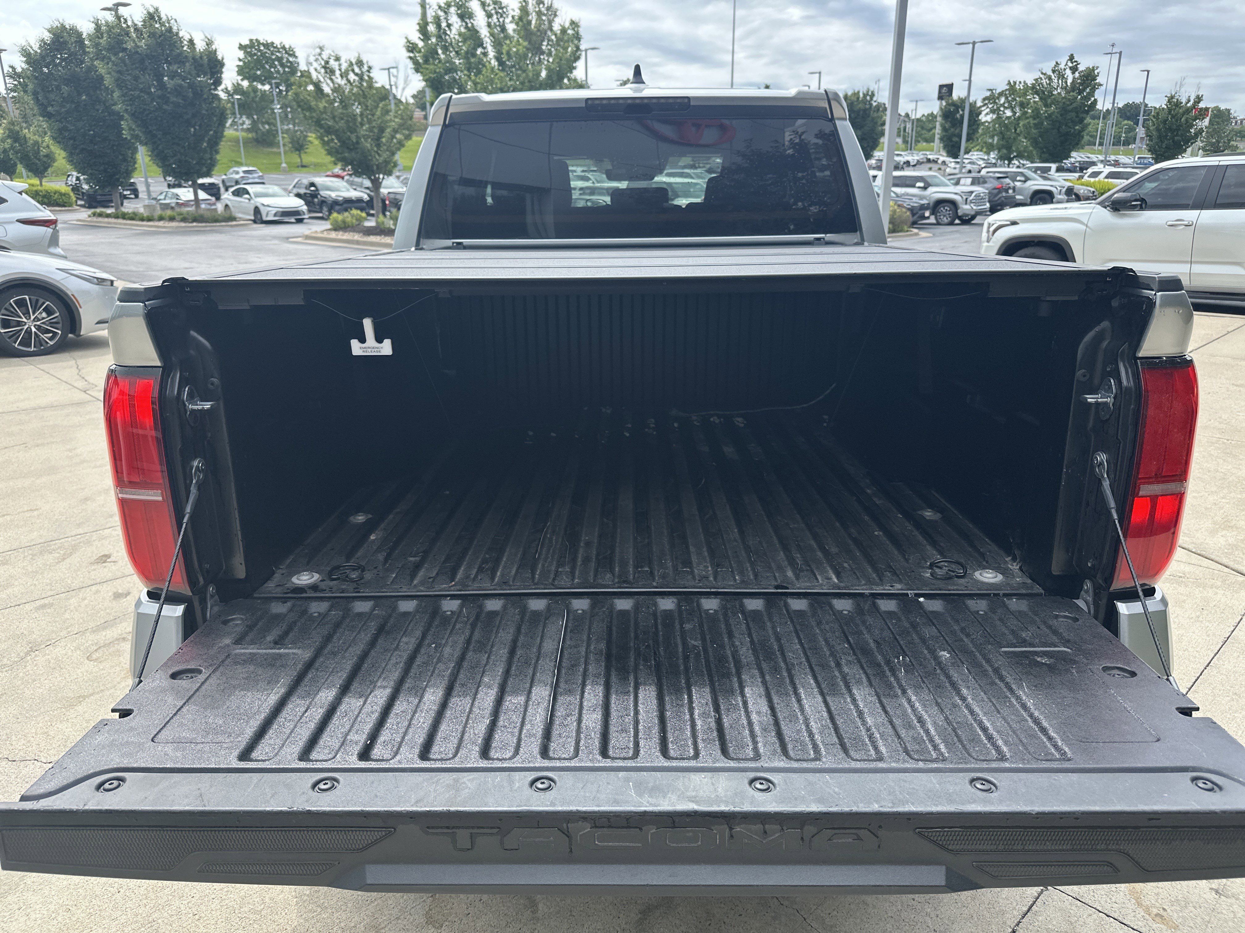 Used 2024 Toyota Tacoma TRD Sport AWD/4WD image 26