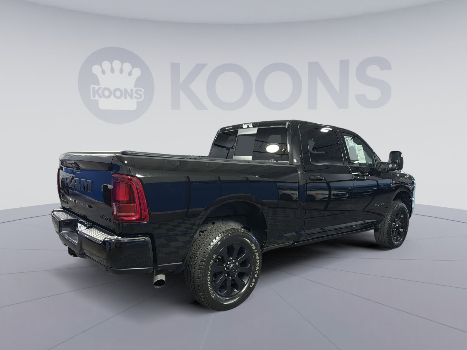Used 2025 RAM 2500 Laramie AWD/4WD image 7