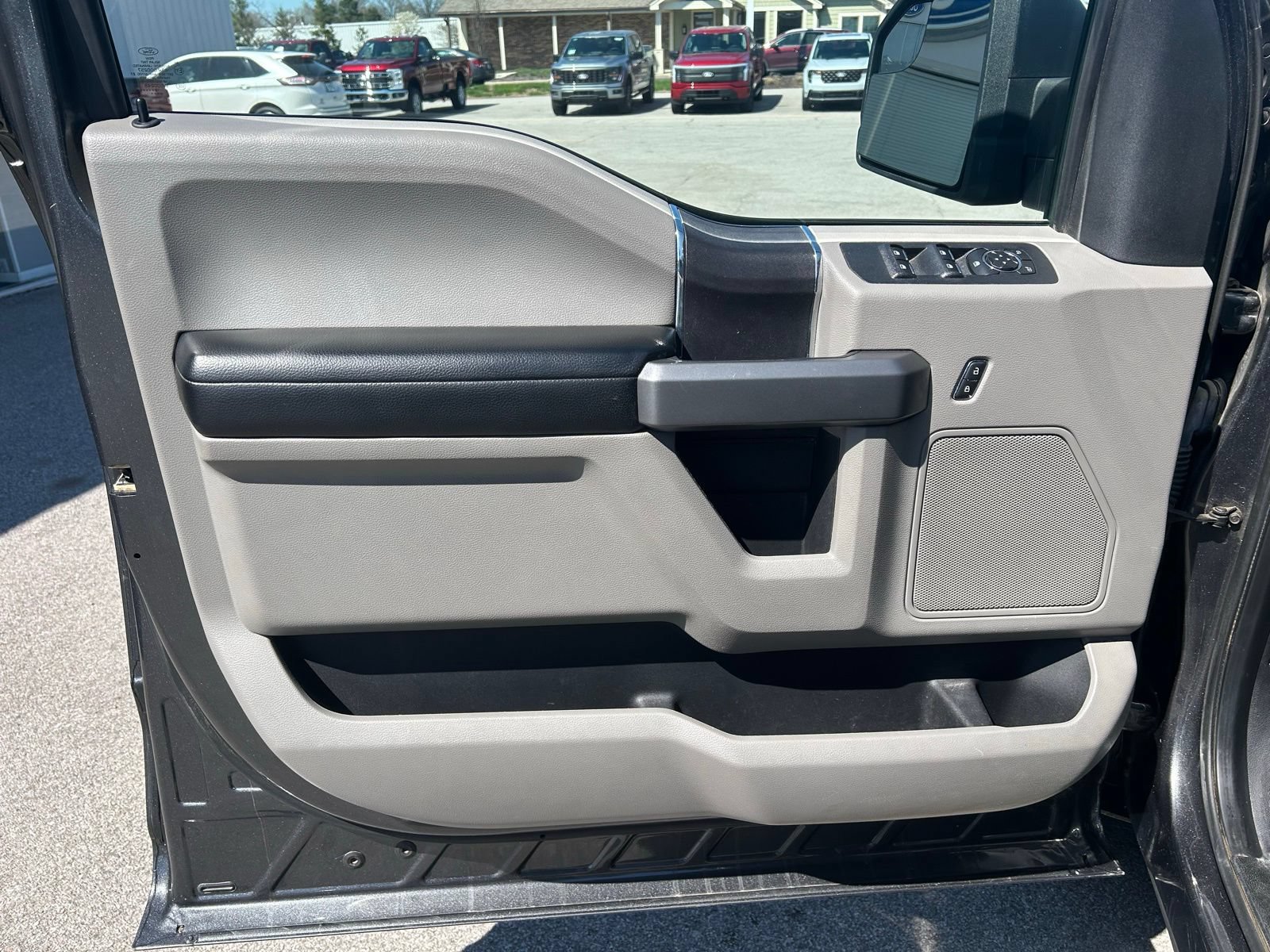 Used 2018 Ford F150 XLT AWD/4WD image 9