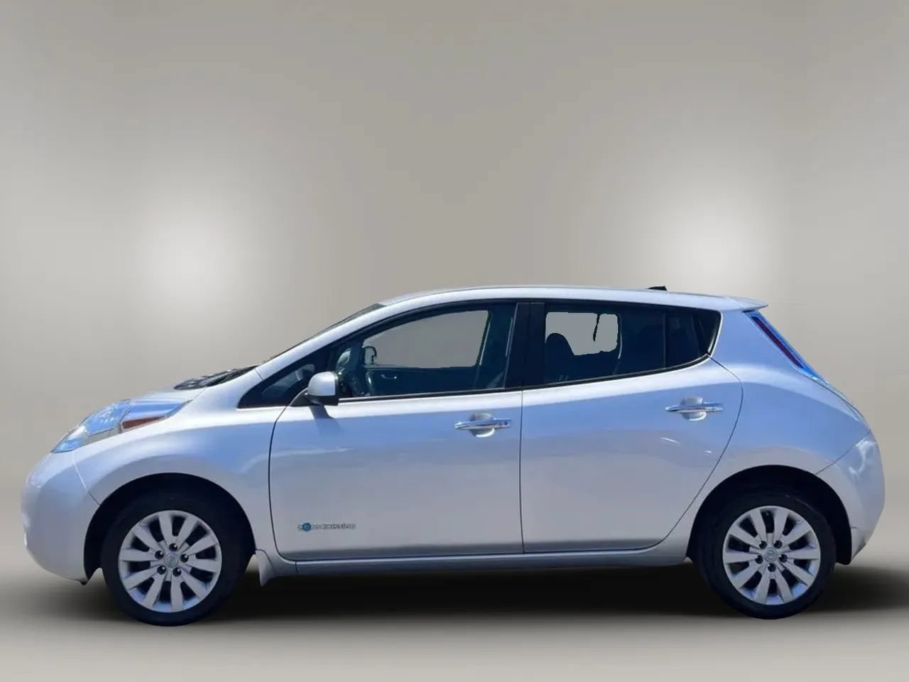 Used 2014 Nissan Leaf S FWD image 5