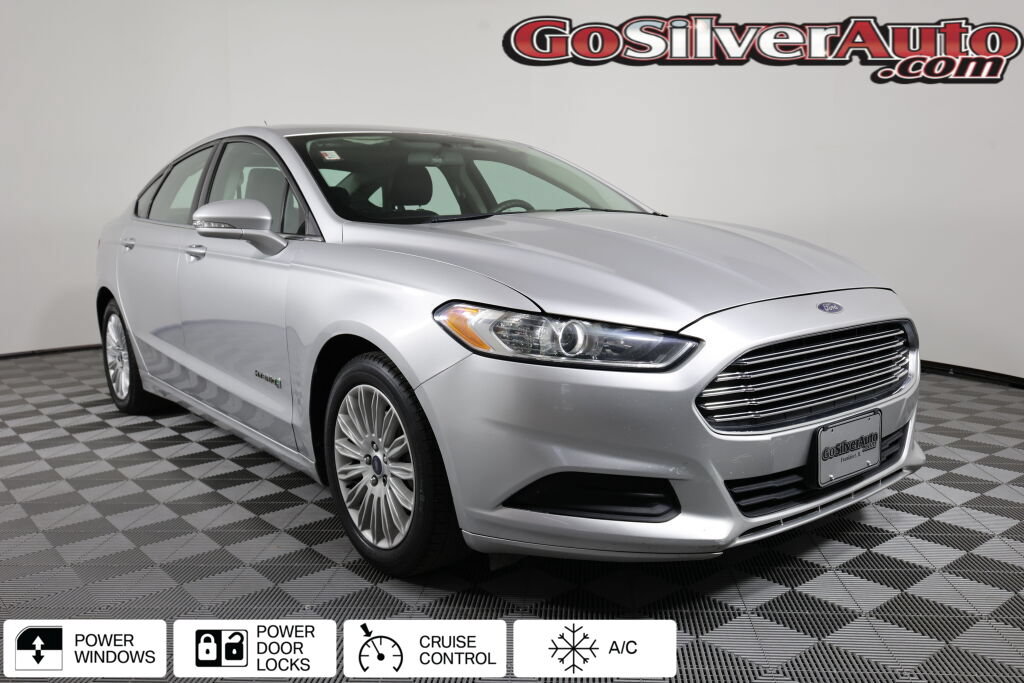 Used 2015 Ford Fusion SE FWD image 1