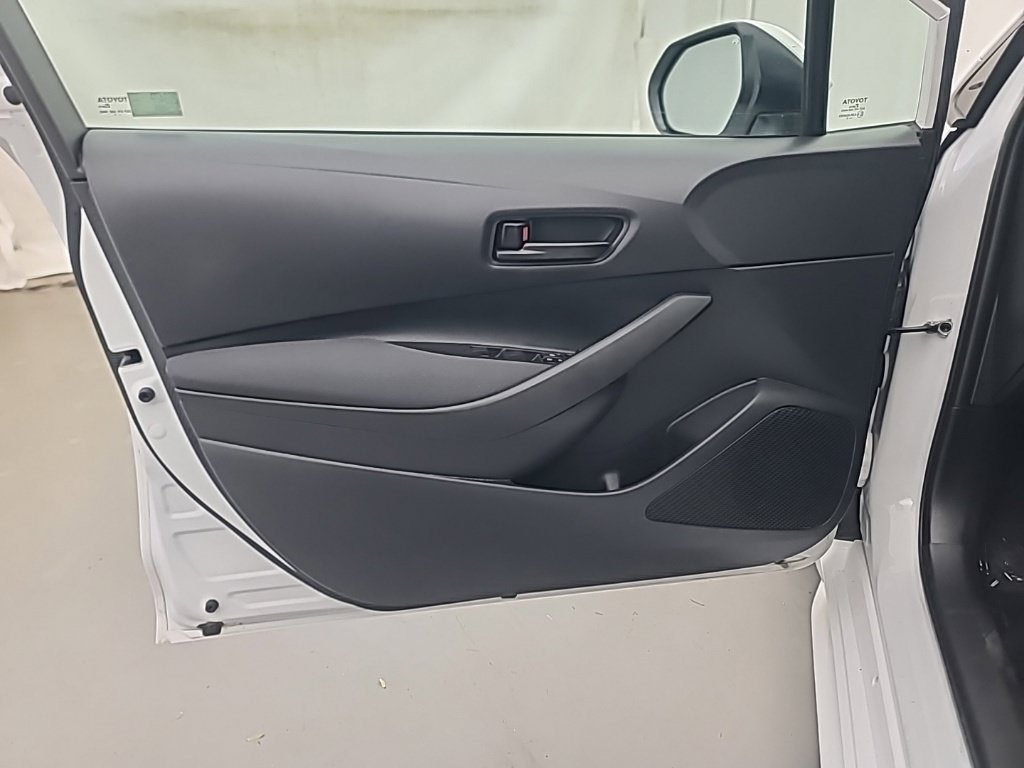 Used 2025 Toyota Corolla LE FWD image 24