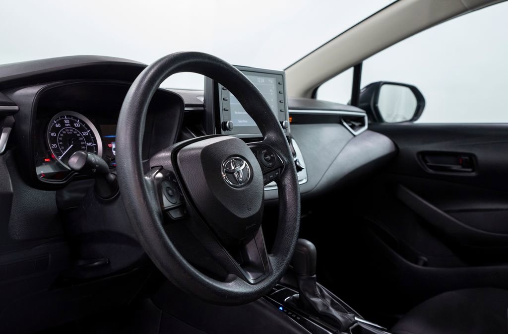 Used 2022 Toyota Corolla LE image 19