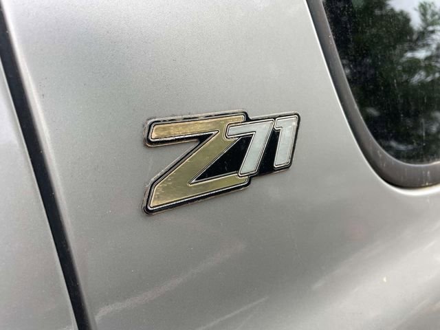 Used 2004 Chevrolet Suburban Z71 w/ Preferred Equipment Group AWD/4WD image 8