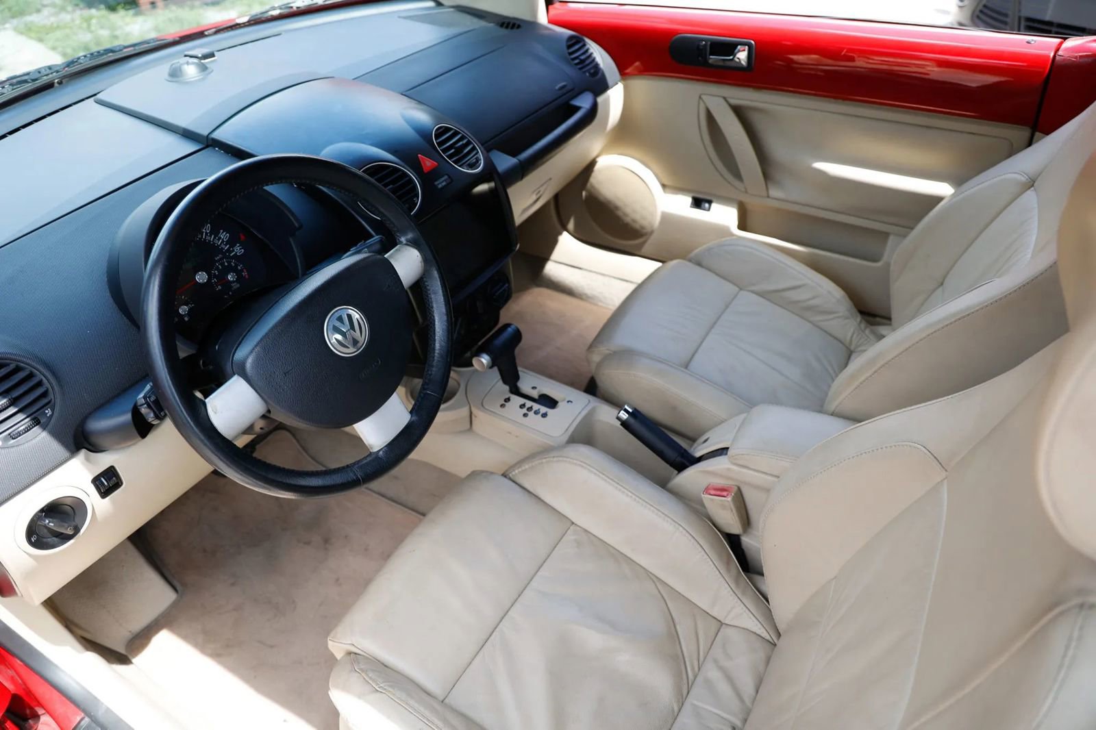 Used 2005 Volkswagen Beetle GLS FWD image 16