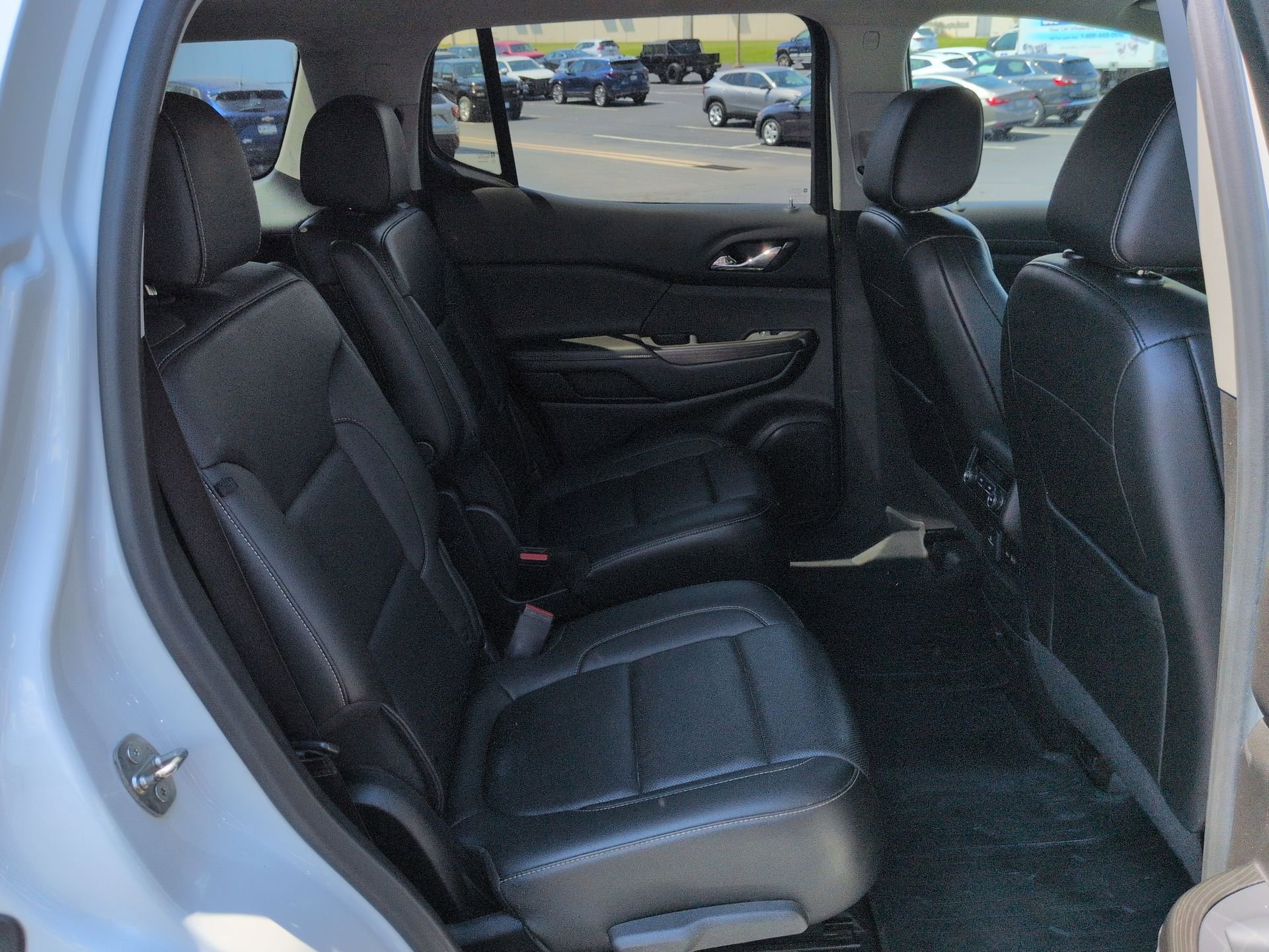 Certified 2021 GMC Acadia SLT w/ LPO, Floor Liner Package AWD/4WD image 28