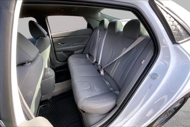 Used 2024 Hyundai Elantra Blue FWD image 16