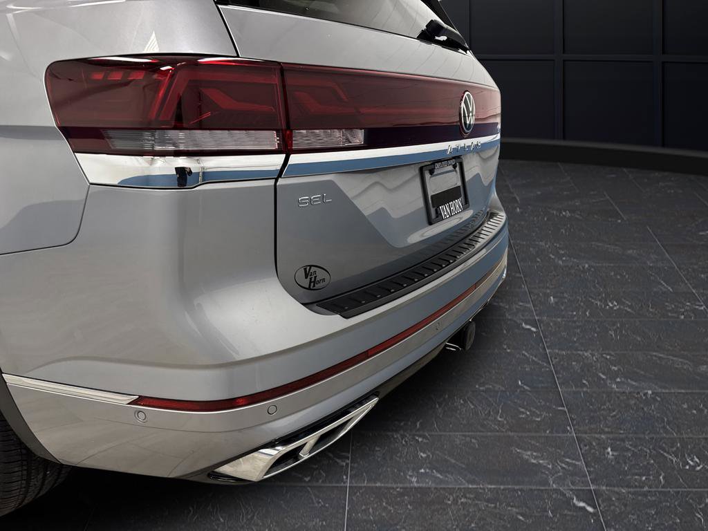 Used 2024 Volkswagen Atlas SEL Premium R-Line image 36