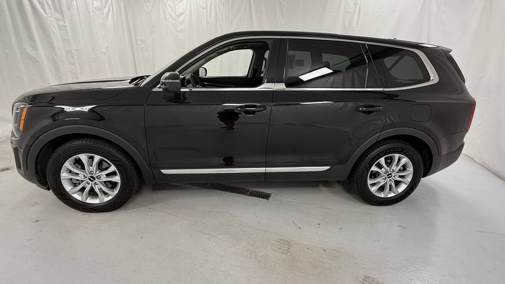 Used 2022 Kia Telluride LX AWD/4WD image 6