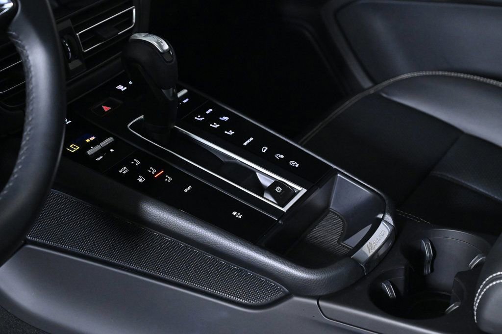 Certified 2023 Porsche Macan image 22