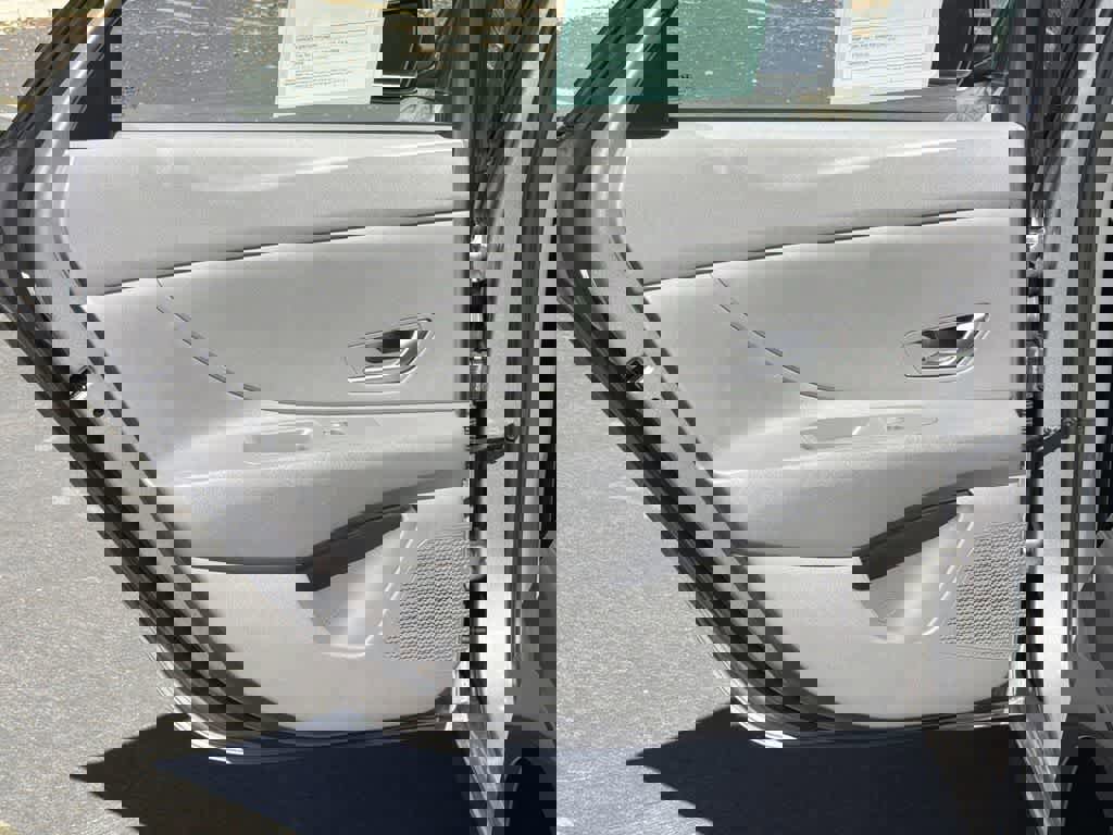 Used 2023 Hyundai Elantra SEL w/ Cargo Package image 27