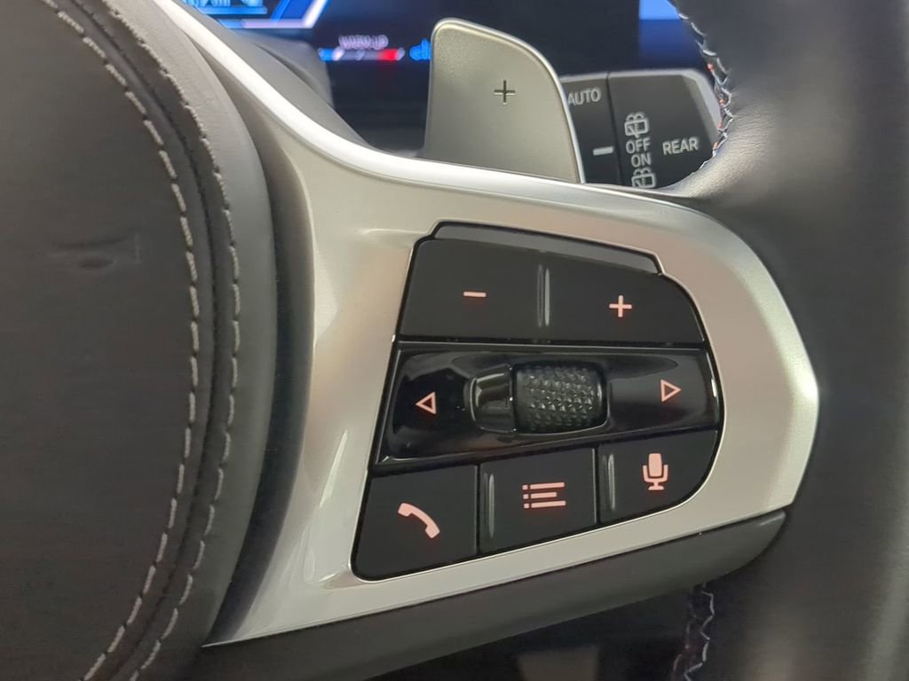 Used 2024 BMW X7 M60i w/ Executive Package image 33