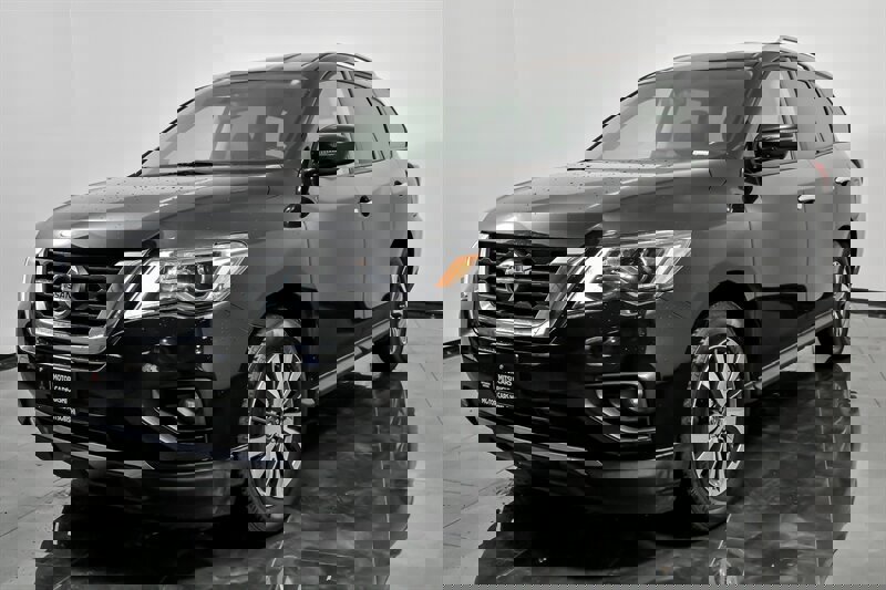 Used 2019 Nissan Pathfinder SV image 5