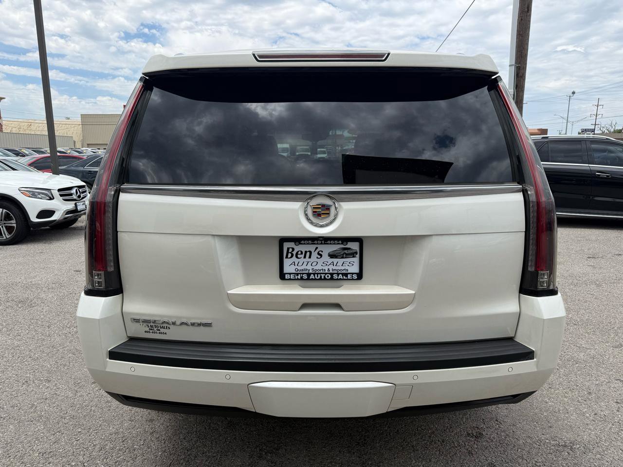 Used 2015 Cadillac Escalade Luxury AWD/4WD image 7