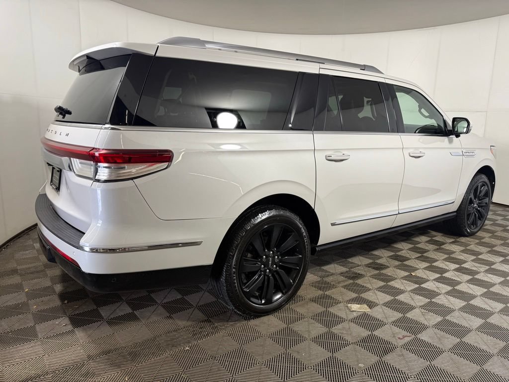 Certified 2024 Lincoln Navigator L Reserve AWD/4WD image 5