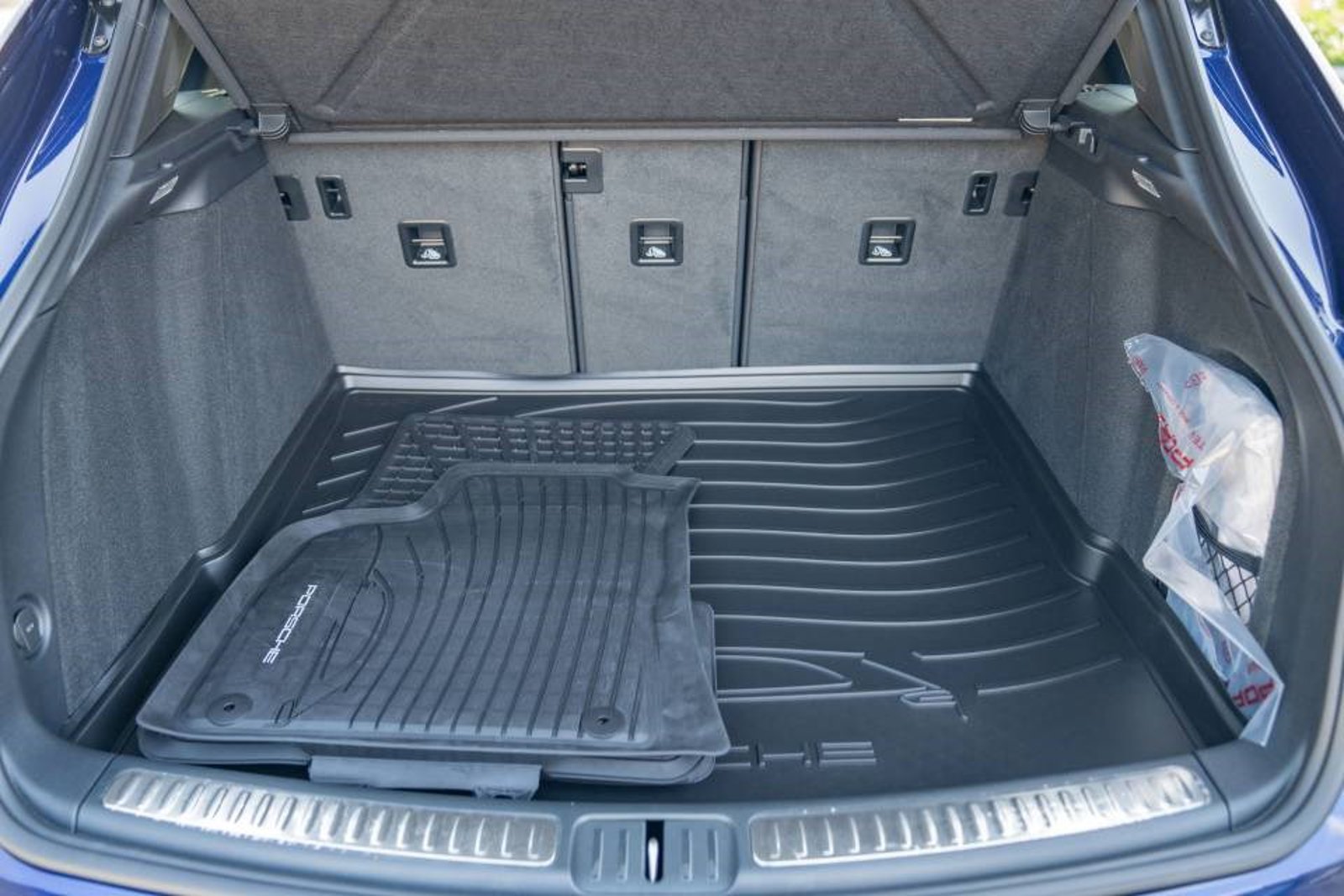 New 2026 Porsche Macan AWD/4WD image 28