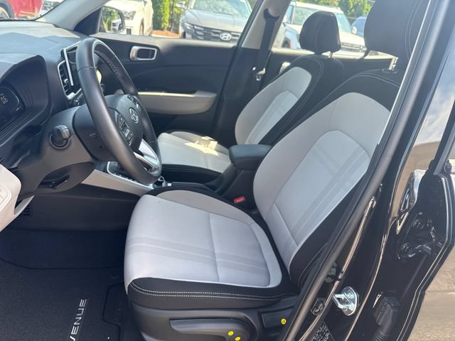 Certified 2026 Hyundai Venue SEL FWD image 9