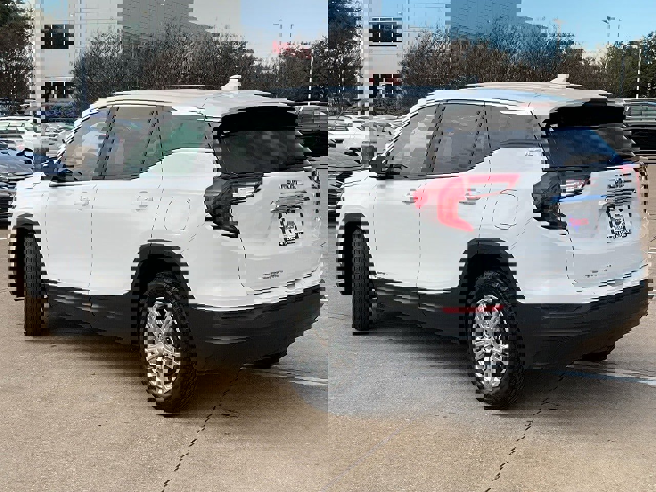 Used 2024 GMC Terrain SLE image 7