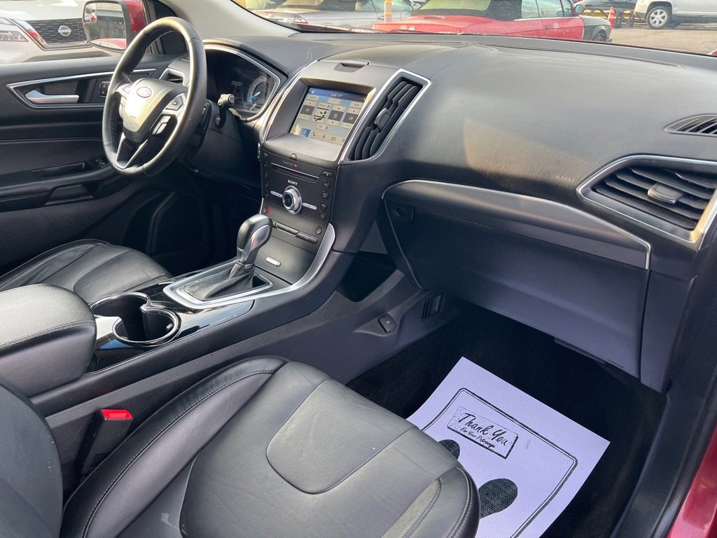 Used 2018 Ford Edge Titanium w/ Technology Package image 34