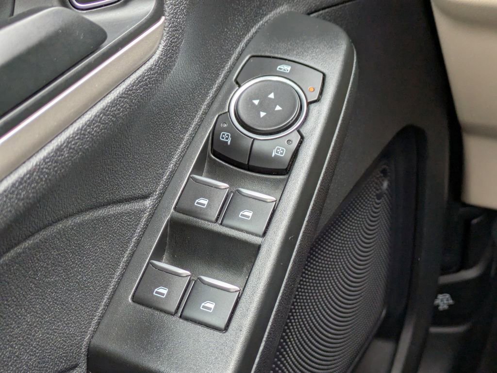 Used 2022 Ford Escape SE w/ Convenience Package image 25