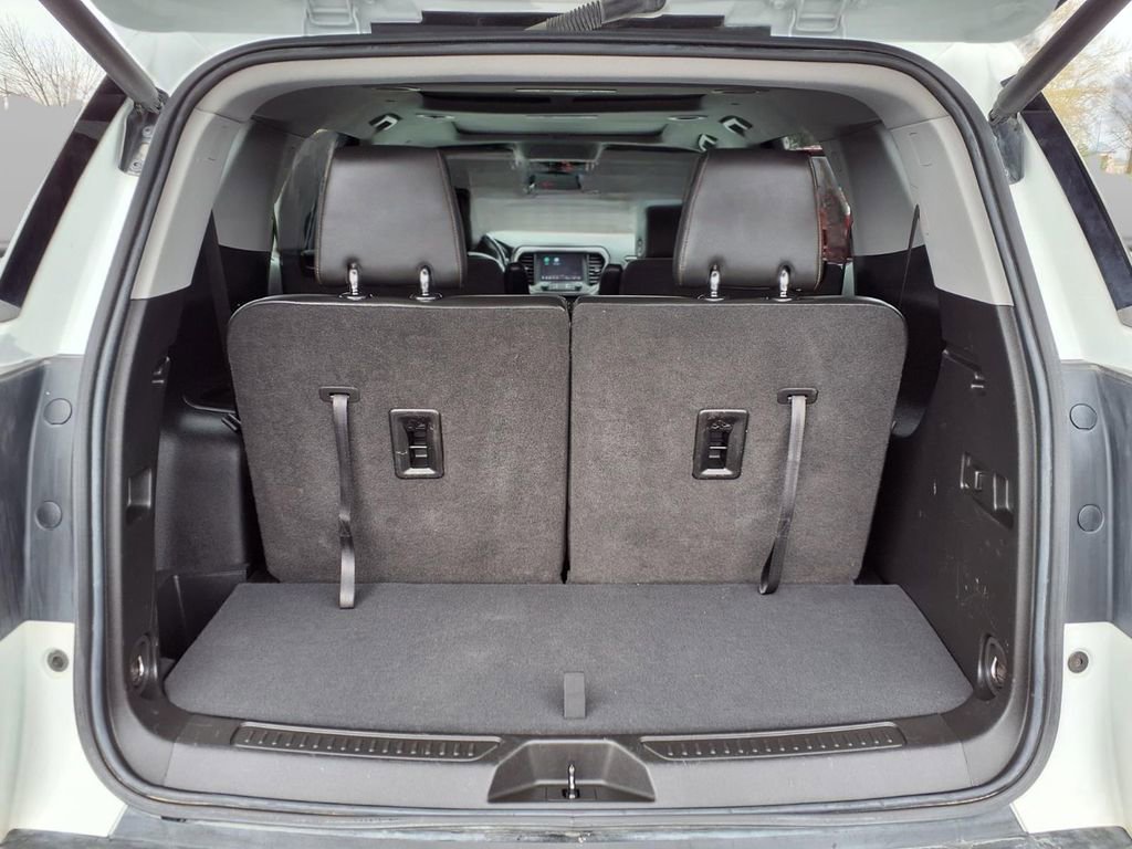 Used 2023 GMC Acadia AT4 w/ Technology Package image 27