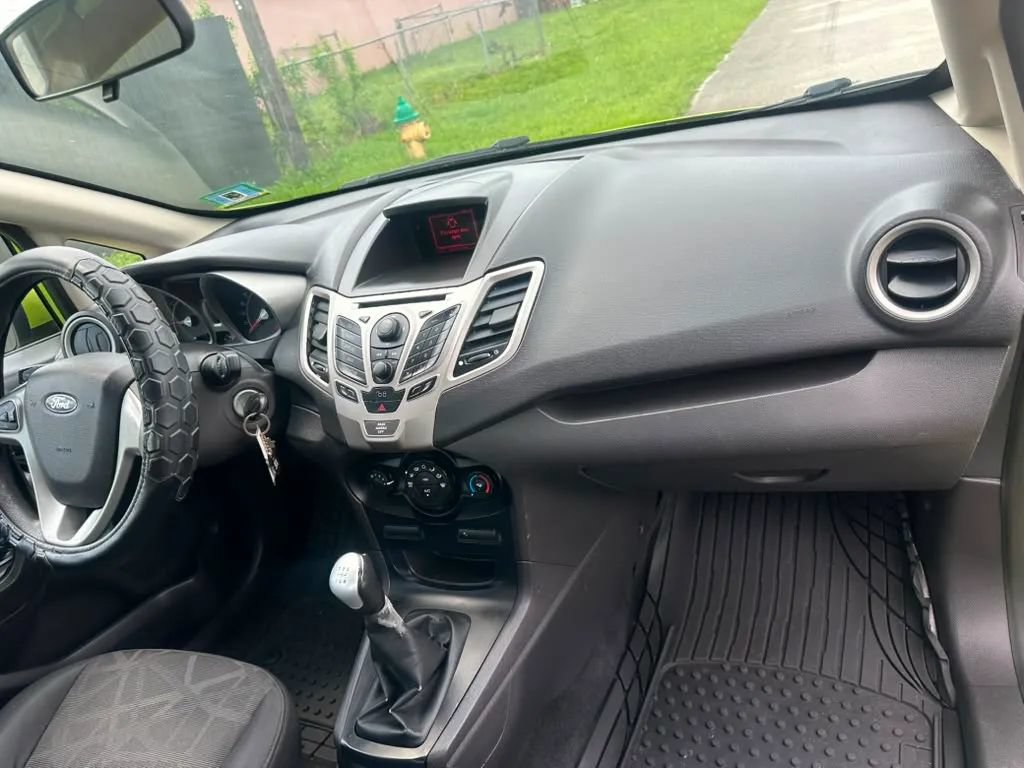 Used 2012 Ford Fiesta SE FWD image 14
