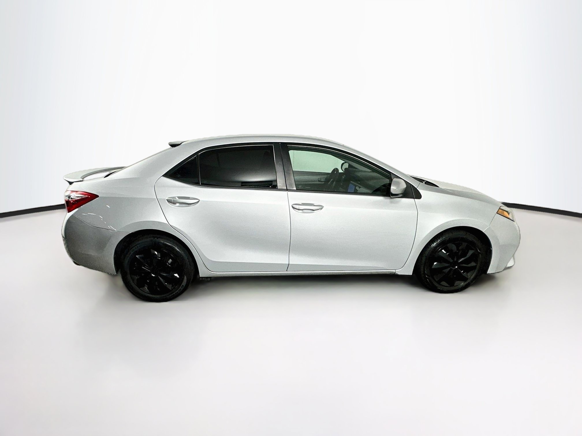 Used 2015 Toyota Corolla LE FWD image 10