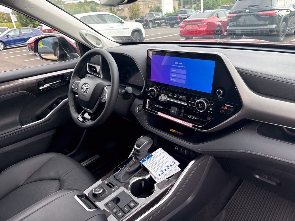 New 2026 Toyota Highlander Limited AWD/4WD image 7