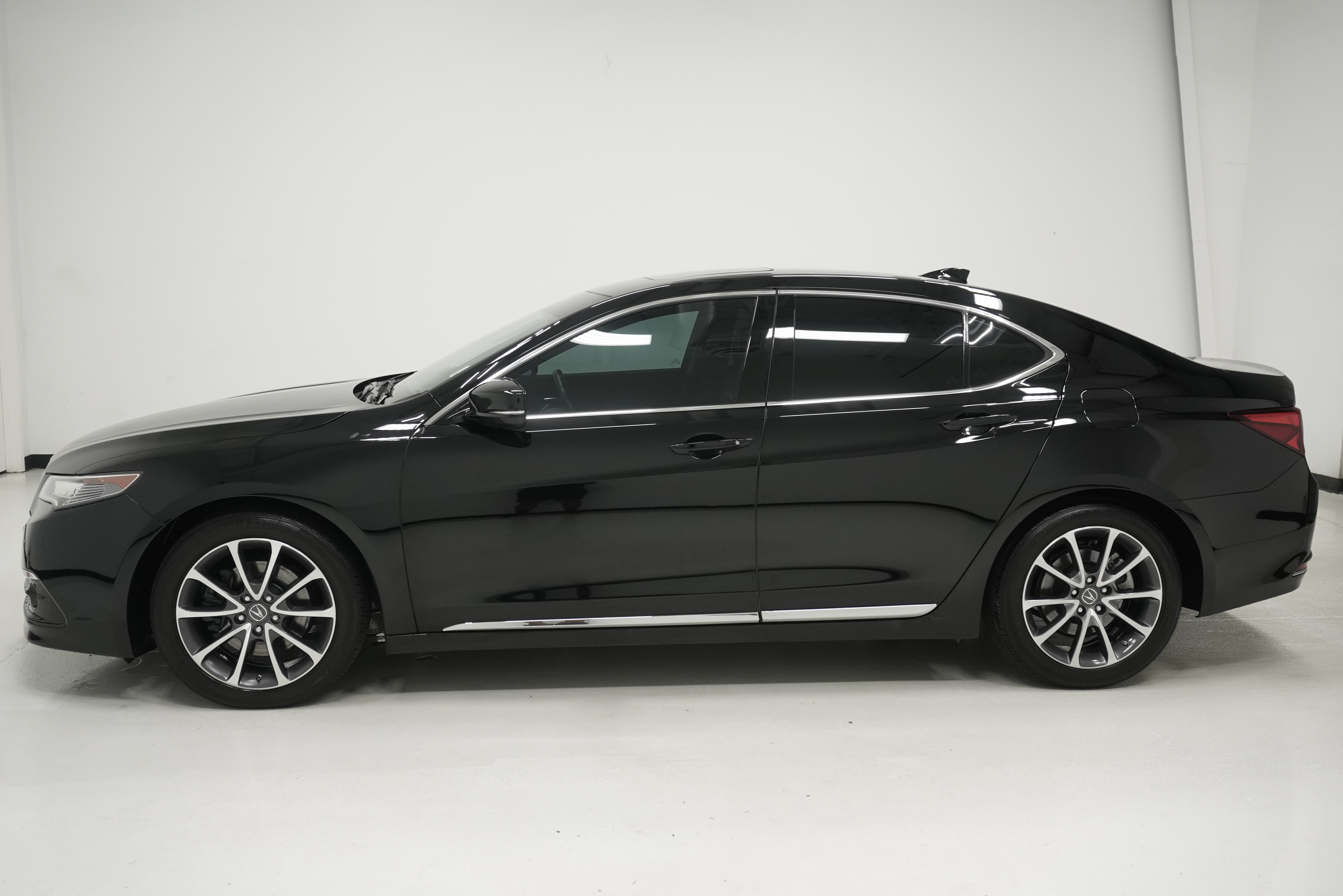 Used 2015 Acura TLX w/ Advance Package FWD image 7